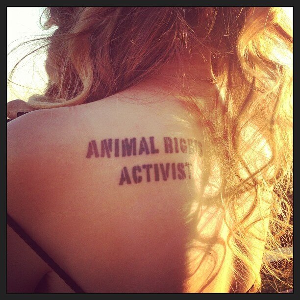 tatuaje activista de los derechos de los animales